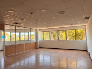 Rent Office space  Carrer de francesc layret. Se alquila oficina de 112 m² en edificio de oficinas