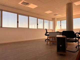 Lloguer Oficina  Carrer de francesc layret. Se alquila oficina de 77m² en edificio de oficinas