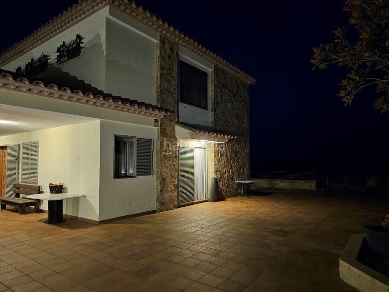 Foto a93b9d78-d3c6-4798-88d9-182cd1607158. Casa amb xemeneia calefacció aparcament piscina a Tossa de Mar