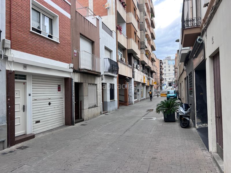 Foto 7685d6e9-d751-43bb-9342-98aee8ad8962. Casa amb calefacció a Centre Badalona