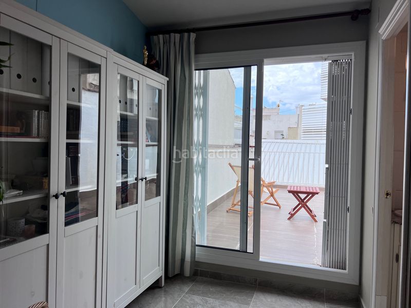 Foto c9fe0923-602d-4ff8-b763-c6c3bf3f5fe4. Casa amb calefacció a Centre Badalona