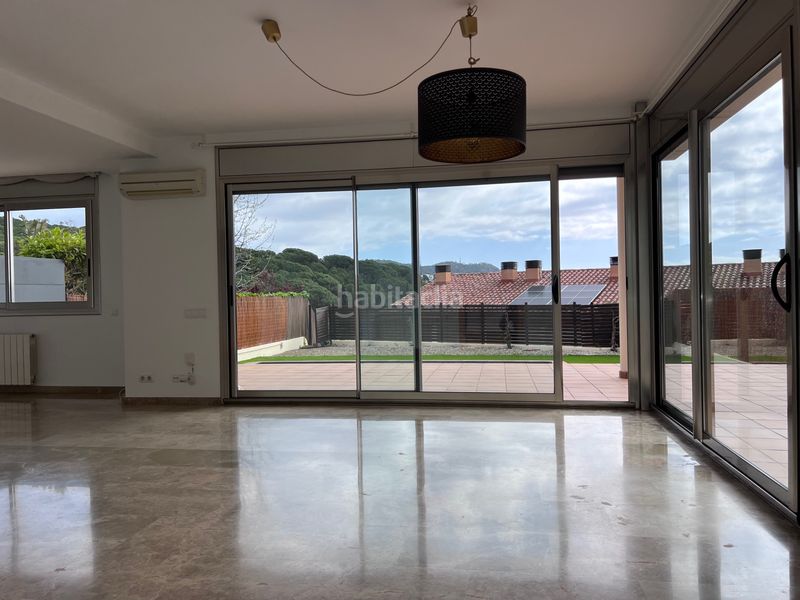 Foto 438b61e3-37ff-43a2-b033-312399161f26. Lloguer casa aparellada amb calefacció aparcament piscina a Vilassar de Dalt