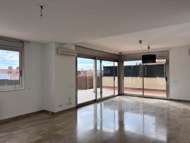 Foto d99d0deb-94a5-4b46-9b0b-e4397369c914. Lloguer casa aparellada amb calefacció aparcament piscina a Vilassar de Dalt