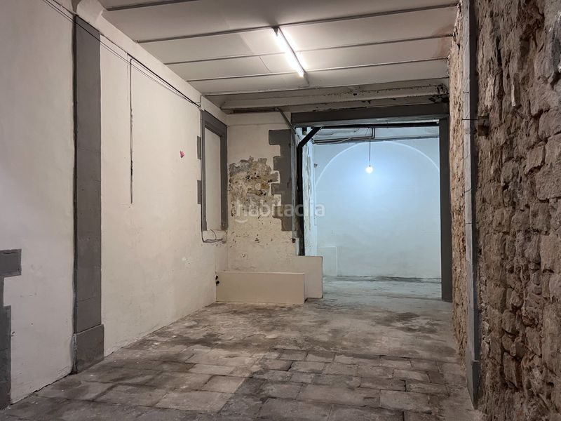 Foto b9f97fe1-b59d-42bb-b9a9-b28638ed8b10. Local comercial a Gòtic Barcelona