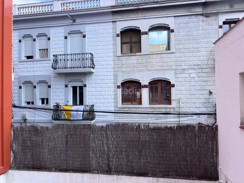 Foto 121e0c3a-3347-49ac-b980-b96703726566. Casa adossada amb aparcament a Sants Barcelona