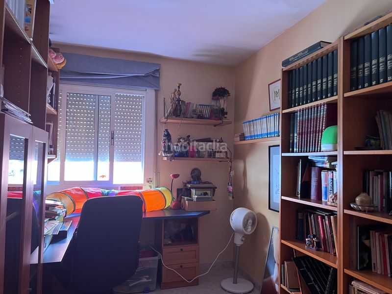 Foto 1f7d6585-53c9-4c90-bd6a-64ab4626be9a. Casa adossada amb aparcament a Sants Barcelona
