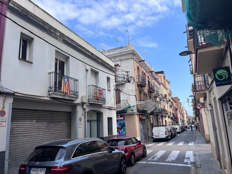 Foto 53d81bbd-4229-46e0-8db9-8e5930bc2efb. Casa adossada amb aparcament a Sants Barcelona
