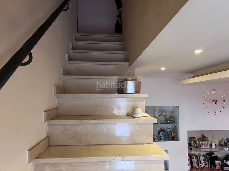 Foto 5a29398d-d681-4fbf-847b-b4a07fe9d1a4. Casa adossada amb aparcament a Sants Barcelona
