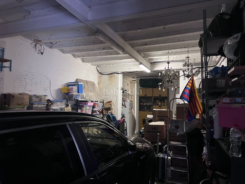 Foto a475f5f9-1f44-44b9-92bf-a714301347e4. Casa adossada amb aparcament a Sants Barcelona