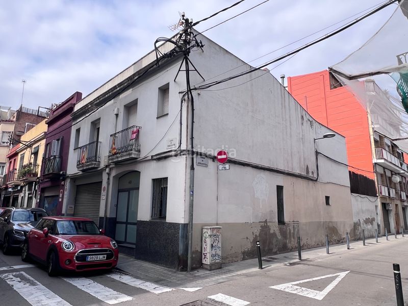 Foto cc6a67f9-6a1d-4116-9836-26a52e046c0d. Casa adossada amb aparcament a Sants Barcelona
