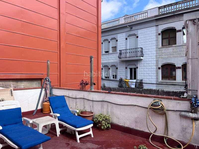 Foto f8898064-50d8-4d72-b839-8cc796766afd. Casa adossada amb aparcament a Sants Barcelona