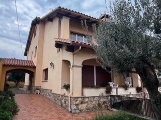 Doppelhaus in Vilassar de Dalt. Casa 3 vientos con jardin