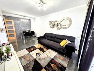 Piso en Aldaia. Luminoso hogar  con terraza y garaje en aldaia