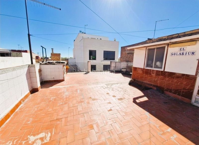 Foto ff1af331-2a0e-4c6c-ba25-c254e24c2860. Casa a Aldaia