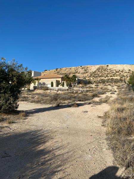 Foto 0ff19241-fc8b-4565-8913-f2b763065abd. Terreno residencial terreno en venta en calle montíboli en Alicante