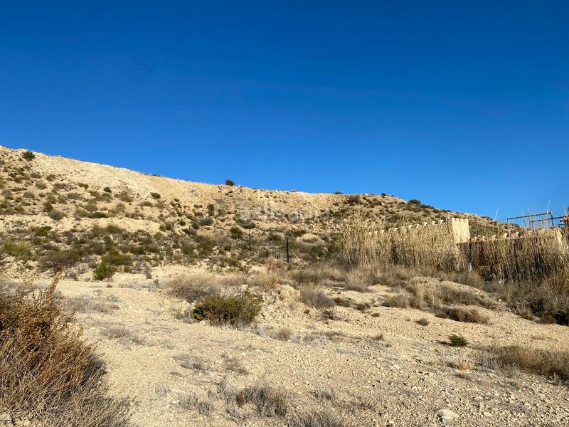 Foto 1445ecb1-03a4-43ce-a5c8-1861e298754d. Terreno residencial terreno en venta en calle montíboli en Alicante