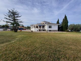 Haus in Sol y Luz. Finca exclusiva con 3 viviendas independientes y 6.950m² en san