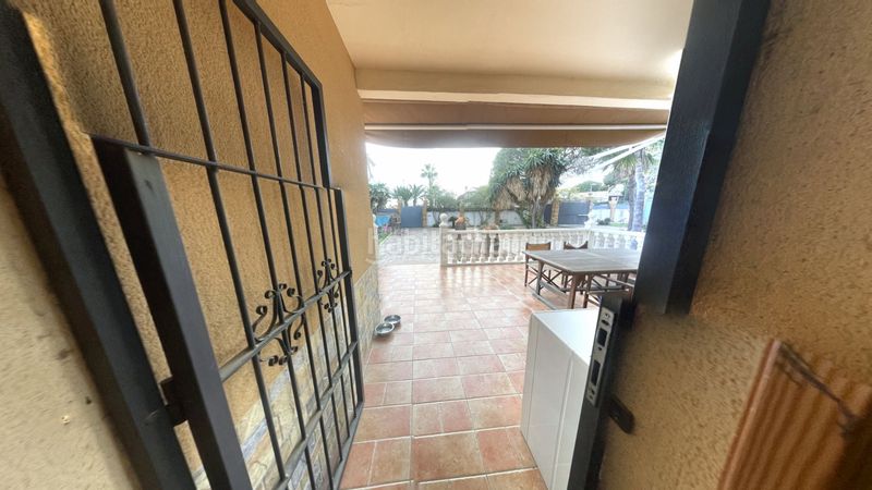 Foto bb5aab90-ef49-4018-8be6-49845228f185. Casa amb xemeneia calefacció aparcament a Sol y Luz Sant Vicent del Raspeig