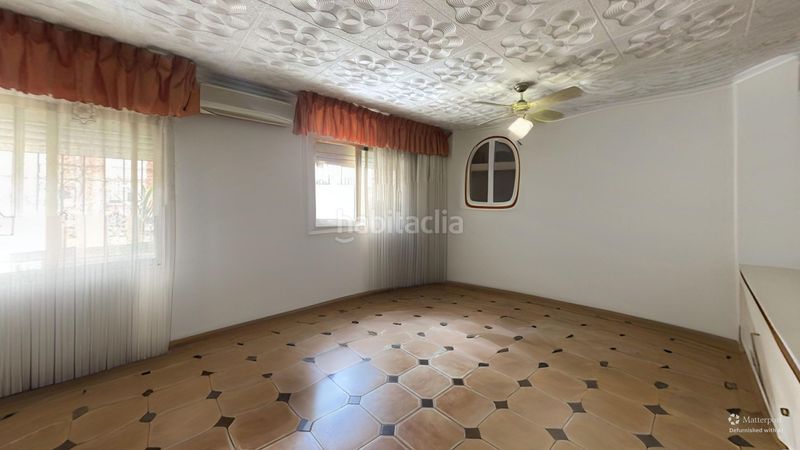 Foto aabfd0ad-0681-4840-96d3-551cecdd9135. Pis amb xemeneia calefacció a Tómbola Alicante