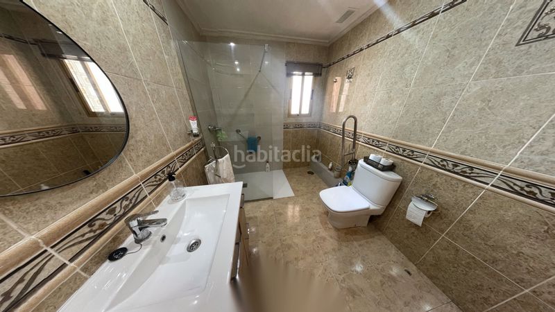 Foto b927d509-2a80-429b-86c5-e47d9fb57618. Pis amb xemeneia calefacció a Tómbola Alicante