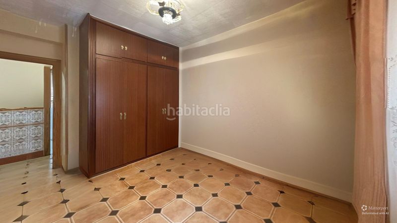 Foto ca9ff65e-6ddf-4387-b023-2a9fd5047ca0. Pis amb xemeneia calefacció a Tómbola Alicante