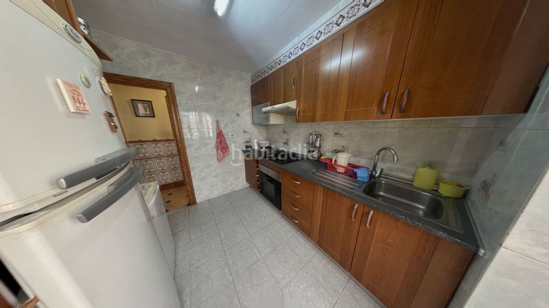 Foto cc967992-b2ba-40dc-aaa3-05deeedd02ad. Pis amb xemeneia calefacció a Tómbola Alicante