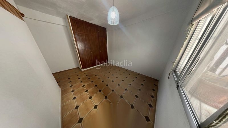 Foto d5a8593d-7231-43b2-9624-78bf282df145. Pis amb xemeneia calefacció a Tómbola Alicante
