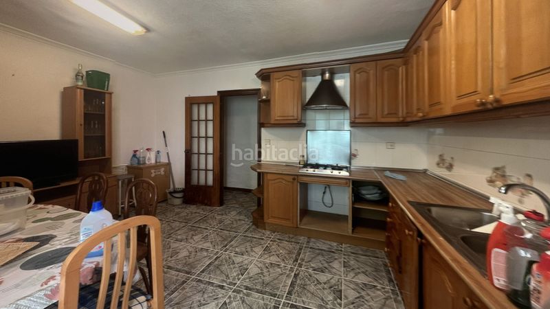 Foto a8545d35-0a6a-41f6-83bd-6df61c2319d6. Pis amb calefacció aparcament a Florida Alta Alicante