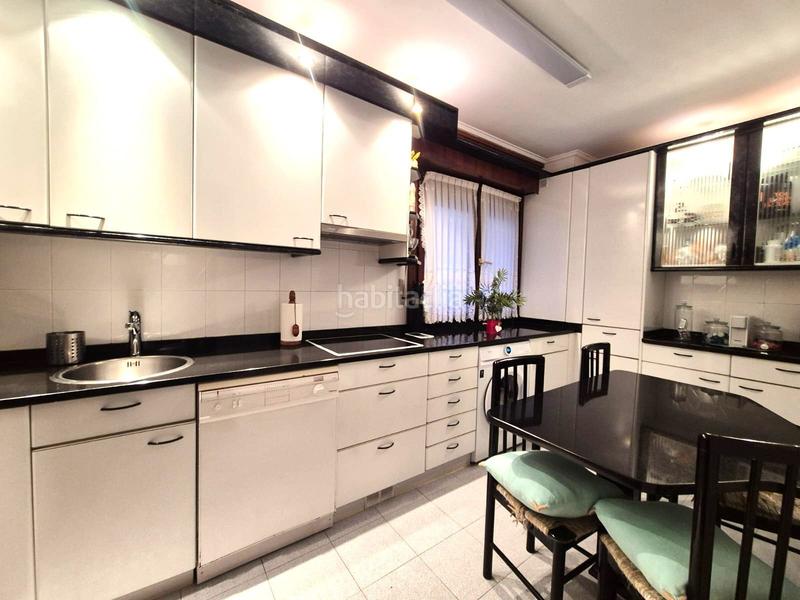 Foto 0d74e504-e379-4504-abde-5ff73699550d. Piso vivienda de 100 m2 en la txitxarra con garaje y trastero. en Santurtzi
