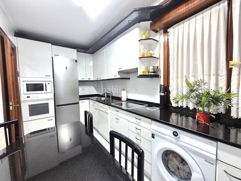 Foto 2bbc5e90-9f55-4fc3-bb4a-f8c3e09aa4d1. Piso vivienda de 100 m2 en la txitxarra con garaje y trastero. en Santurtzi