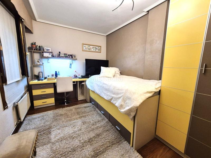 Foto 405340c7-ff1c-43e4-b48d-5a3c9657a6e3. Piso vivienda de 100 m2 en la txitxarra con garaje y trastero. en Santurtzi
