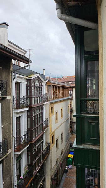 Foto b3694c5b-a4fd-4cf1-a526-260fec87be14. Pis a Casco Viejo Bilbao