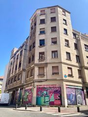 Piso en Iralabarri. Buscas piso con terraza? aqui tienes uno con terraza y ascensor
