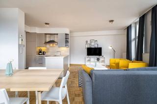 Affitto Appartamento in Ensanche - Sar. Estudio luminoso amueblado completamente