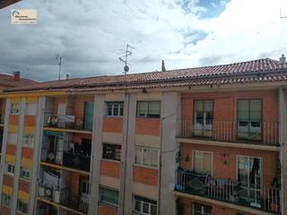 Appartement  Calle san anton. Piso para reformar, cerca de la uva de segovia