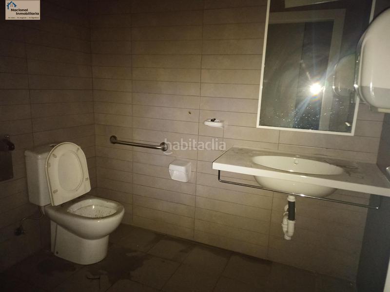 Foto e9e0d1d1-0a8f-4d3c-a06d-f42bbd395cc7. Local commercial dans La Farola Valladolid