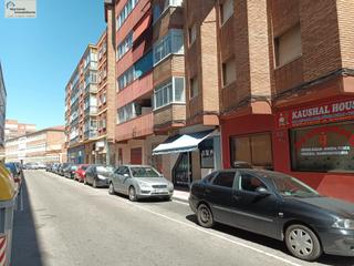 Locale commerciale in Calle CELTAS CORTOS