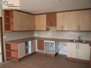 Maison  Calle paz. Casa en el centro del pueblo, para reformar