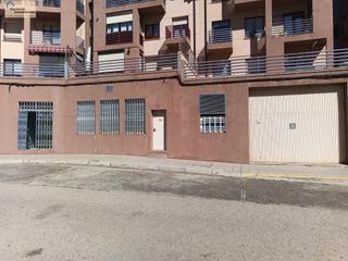 Local Comercial  Calle residencia. Local comercial con amplio garaje