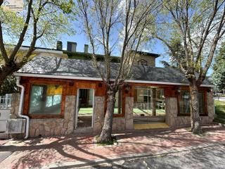 Casa aparellada  Calle rio tajo. Chalet pareado en la zona mas comercial de la urbanización