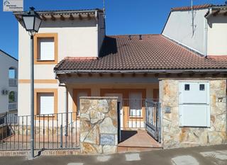Maison jumele  Calle corteceros. Chalet a estrenar, con parcela.