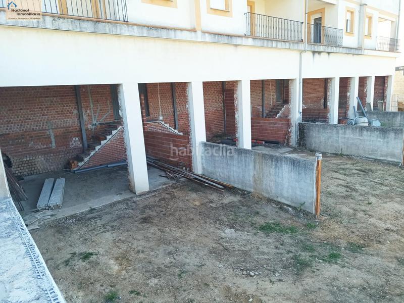 Foto 9020de62-6adb-4ea1-b1bd-b2d9d0ffe1c6. Casa aparellada amb aparcament a Arenas de San Pedro