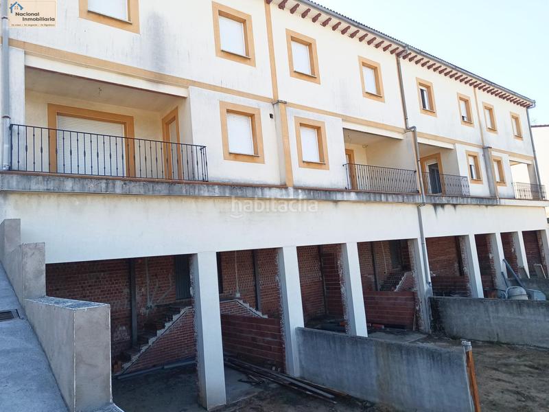 Foto e6ccbb23-c08a-46d9-bfc9-08c6e528d4c8. Casa aparellada amb aparcament a Arenas de San Pedro
