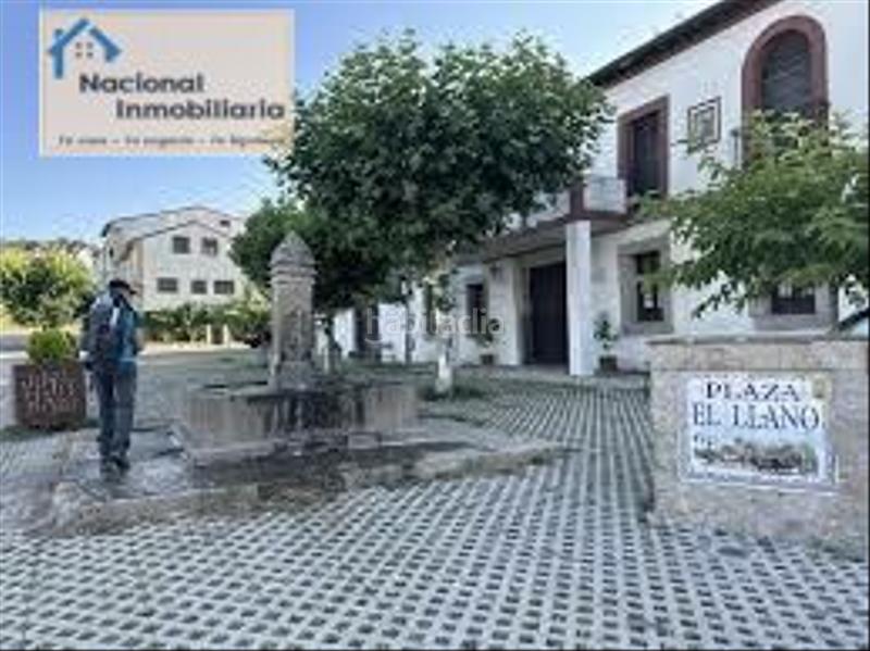 Foto e7802973-6ce2-4e38-8f99-8c039d356347. Casa aparellada amb aparcament a Arenas de San Pedro