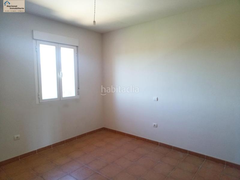 Foto ef438a5f-b2e1-4e8f-8829-642f6985538c. Casa aparellada amb aparcament a Arenas de San Pedro