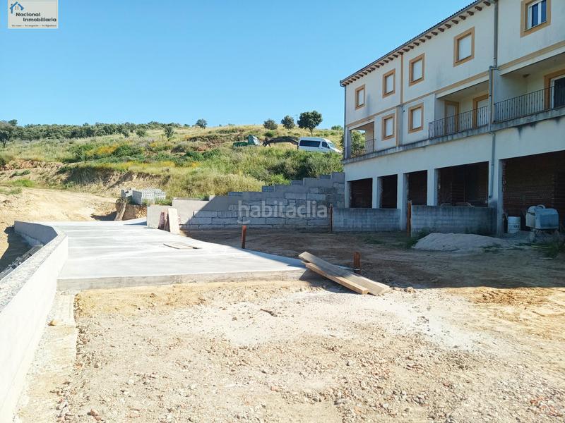 Foto fdfe2f7a-9c72-4959-ad72-d52ac7c168db. Casa aparellada amb aparcament a Arenas de San Pedro