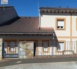 Maison jumele  Calle corteceros. Chalet a estrenar, con parcela.