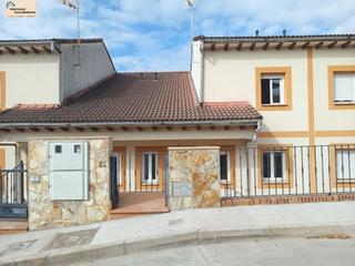 Casa adossada  Calle corteceros. Chalet a estrenar, con parcela.