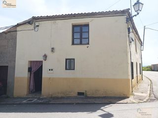 Casa  Iglesia. Tabanera la luengacasa