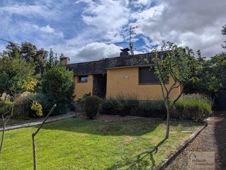 Chalet in Los Ángeles de San Rafael. El espinarchalet